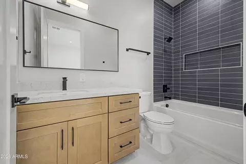 Bath - 5145 E Pinchot Ave, Phoenix, AZ 85018 photo 4 of 5