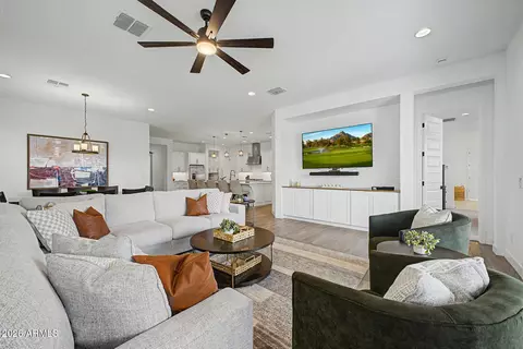 8432 W Solano Dr, Glendale, AZ 85305