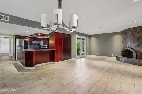 Living - 2244 E Nicolet Ave, Phoenix, AZ 85020 photo 1 of 4