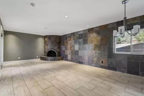 Living - 2244 E Nicolet Ave, Phoenix, AZ 85020 photo 2 of 4
