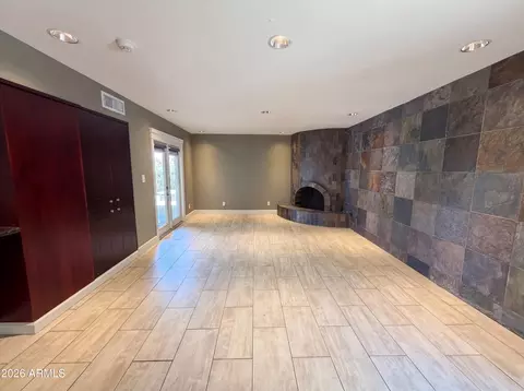 Living - 2244 E Nicolet Ave, Phoenix, AZ 85020 photo 7 of 7