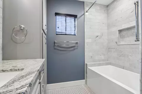 Bath - 2244 E Nicolet Ave, Phoenix, AZ 85020 photo 3 of 3