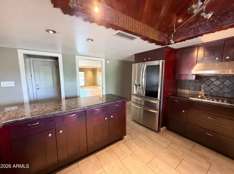 Kitchen - 2244 E Nicolet Ave, Phoenix, AZ 85020 photo 3 of 3