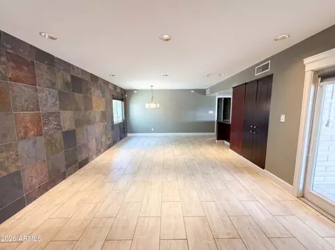 Living - 2244 E Nicolet Ave, Phoenix, AZ 85020 photo 5 of 7