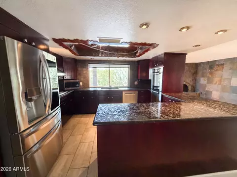 Kitchen - 2244 E Nicolet Ave, Phoenix, AZ 85020 photo 1 of 3