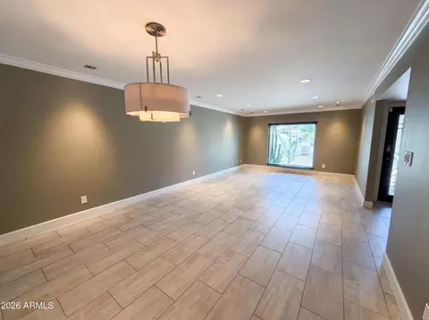 Living - 2244 E Nicolet Ave, Phoenix, AZ 85020 photo 2 of 7