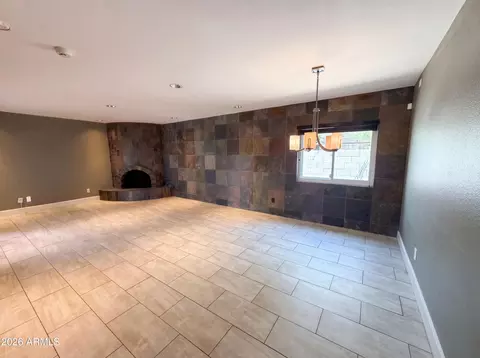 Living - 2244 E Nicolet Ave, Phoenix, AZ 85020 photo 6 of 7
