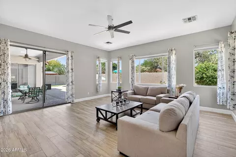 Living - 9814 E Lompoc Ave, Mesa, AZ 85209 photo 4 of 5