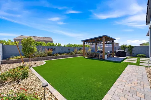 Exterior - 5963 E Lone Cactus Rd, Phoenix, AZ 85054 photo 4 of 6