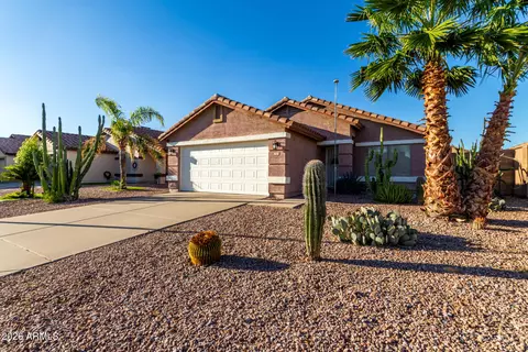 Exterior - 920 E Pima Ave, Apache Junction, AZ 85119 photo 2 of 6