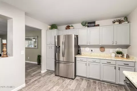 Kitchen - 920 E Pima Ave, Apache Junction, AZ 85119 photo 3 of 3