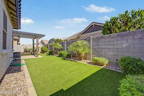 Exterior - 4325 E Boston St E, Gilbert, AZ 85295 photo 7 of 8