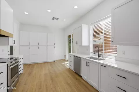 Kitchen - 2224 S Harper Ave, Mesa, AZ 85209 photo 2 of 3