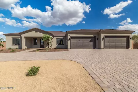 2639 W Lavitt Ln, Phoenix, AZ 85086