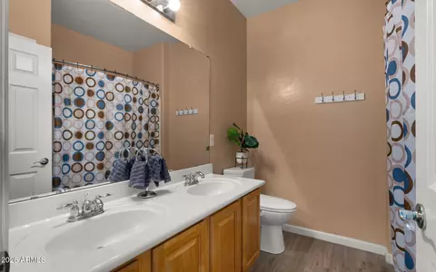 Bath - 1444 E Azalea Dr, Gilbert, AZ 85298 photo 1 of 3