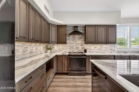 Kitchen - 2541 E Silverwood Dr, Phoenix, AZ 85048 photo 4 of 6