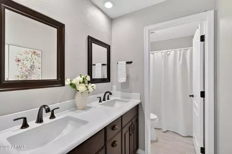 Bath - 2541 E Silverwood Dr, Phoenix, AZ 85048 photo 4 of 4