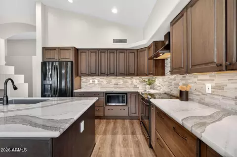 Kitchen - 2541 E Silverwood Dr, Phoenix, AZ 85048 photo 5 of 6