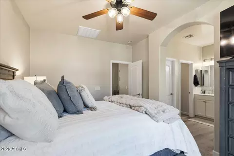 902 S Annie Ln, Gilbert, AZ 85296 photo 16