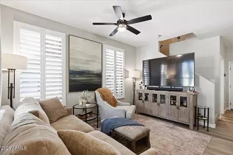 902 S Annie Ln, Gilbert, AZ 85296 photo 6