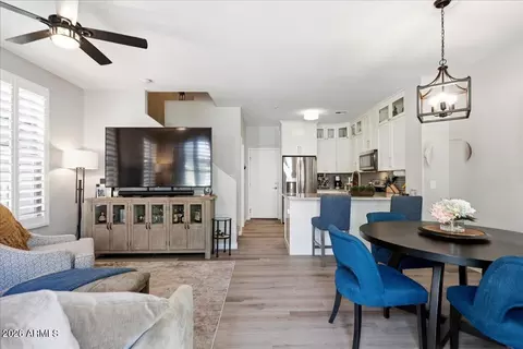 902 S Annie Ln, Gilbert, AZ 85296 photo 5