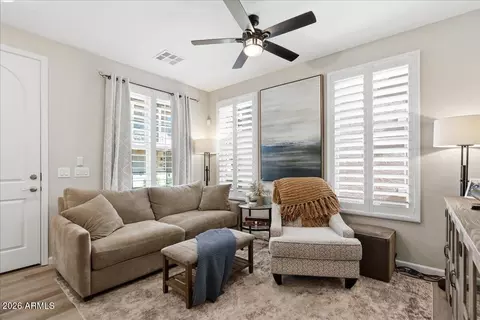902 S Annie Ln, Gilbert, AZ 85296 photo 7