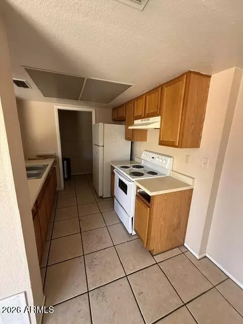 Kitchen - 4411 E Pueblo Ave, Phoenix, AZ 85040 photo 1 of 4