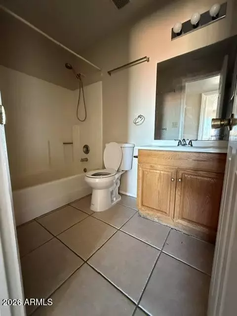 Bath - 4411 E Pueblo Ave, Phoenix, AZ 85040 photo 2 of 6
