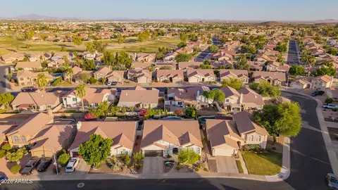 View/Area - 4037 E Nambe St, Phoenix, AZ 85044 photo 3 of 14