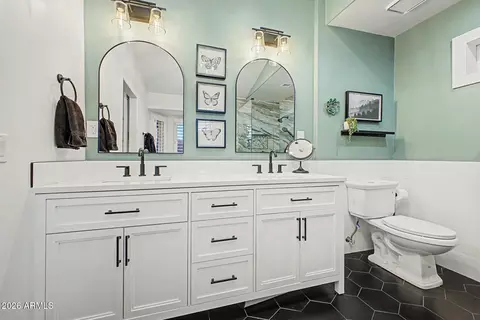 Bath - 4037 E Nambe St, Phoenix, AZ 85044 photo 3 of 4