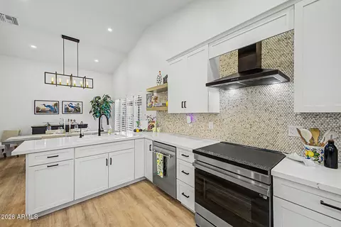 Kitchen - 4037 E Nambe St, Phoenix, AZ 85044 photo 4 of 5