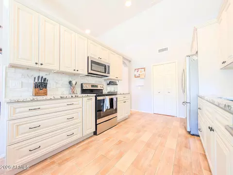 Kitchen - 3556 E Utopia Rd, Phoenix, AZ 85050 photo 1 of 3