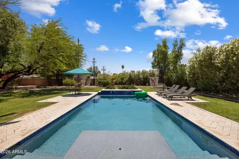 Exterior - 4145 E Osborn Rd, Phoenix, AZ 85018 photo 3 of 11