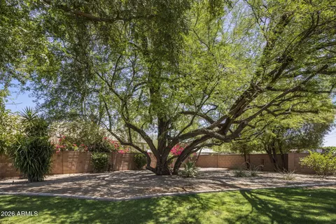 Exterior - 4145 E Osborn Rd, Phoenix, AZ 85018 photo 8 of 11