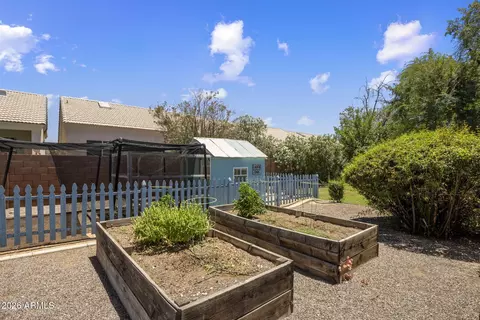 Exterior - 4145 E Osborn Rd, Phoenix, AZ 85018 photo 10 of 11