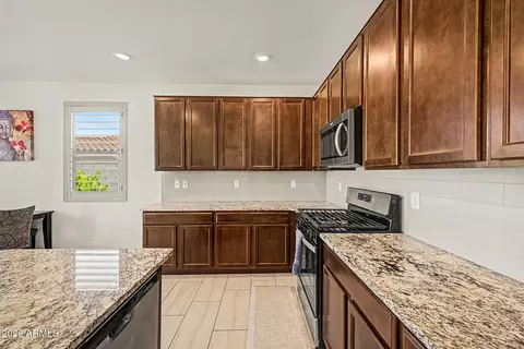 Kitchen - 2949 E Cherry Hill Dr, Gilbert, AZ 85298 photo 3 of 3
