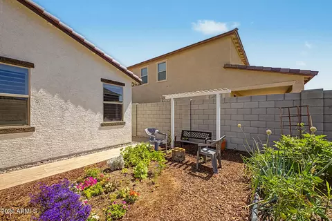 Exterior - 2949 E Cherry Hill Dr, Gilbert, AZ 85298 photo 17 of 19