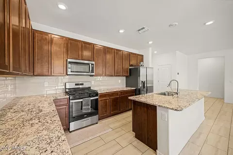 Kitchen - 2949 E Cherry Hill Dr, Gilbert, AZ 85298 photo 2 of 3