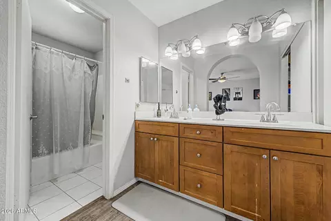 Bath - 5423 Ellis St, Mesa, AZ 85205 photo 1 of 2