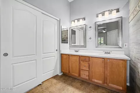 Bath - 3161 E Lexington Ave E, Gilbert, AZ 85234 photo 3 of 4