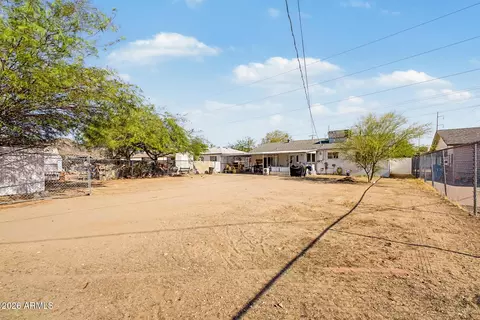 Exterior - 906 E Cinnabar Ave, Phoenix, AZ 85020 photo 4 of 5