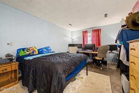 Bedroom - 906 E Cinnabar Ave, Phoenix, AZ 85020 photo 1 of 6