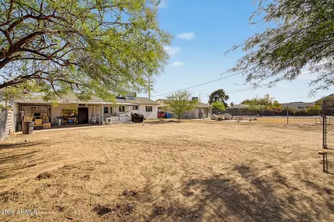 Exterior - 906 E Cinnabar Ave, Phoenix, AZ 85020 photo 5 of 5