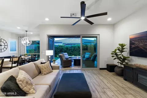 Living - 2826 E Pike St, Phoenix, AZ 85050 photo 1 of 2