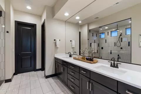 Bath - 2826 E Pike St, Phoenix, AZ 85050 photo 1 of 4
