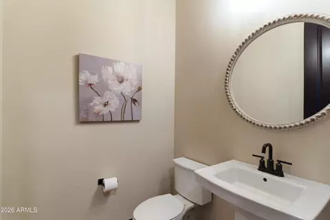Bath - 2826 E Pike St, Phoenix, AZ 85050 photo 4 of 4