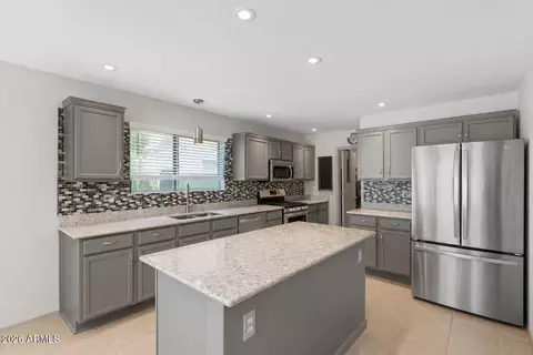 3207 W Molly Ln, Phoenix, AZ 85083