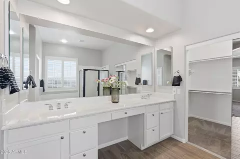 Bath - 1688 E Lexington Ave, Gilbert, AZ 85234 photo 1 of 5