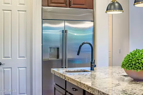 Kitchen - 3713 Ellis St, Mesa, AZ 85205 photo 11 of 12