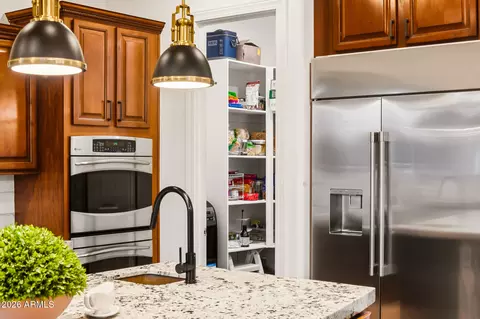Kitchen - 3713 Ellis St, Mesa, AZ 85205 photo 10 of 12